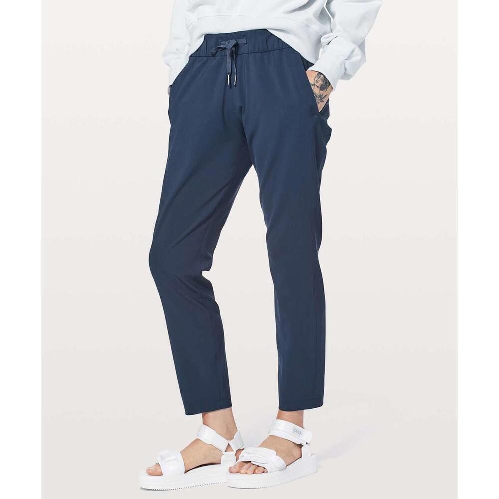 Lululemon Women's Blue On the Fly Pant - Size 2
